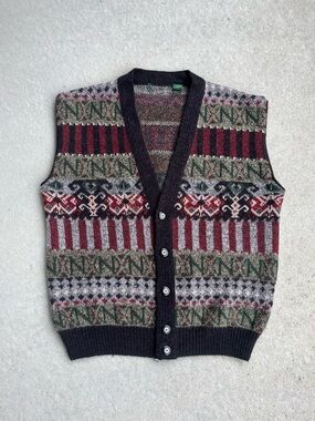 Vintage-Inspired Button Front Wool Sweater Vest - Green/Red/Gray